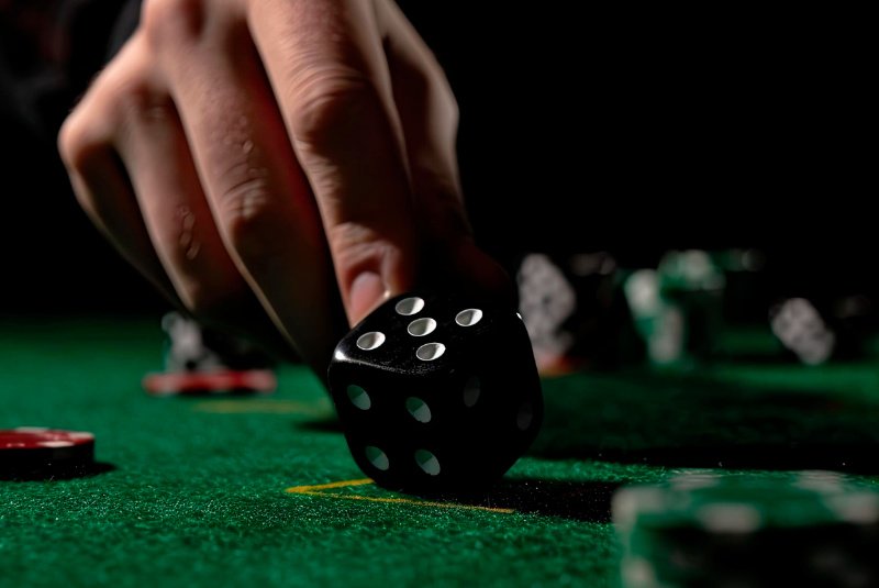 Gambling addiction: Symptoms, consequences and treatment options